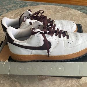 Nike Airforce 1. size 15 White and Brown